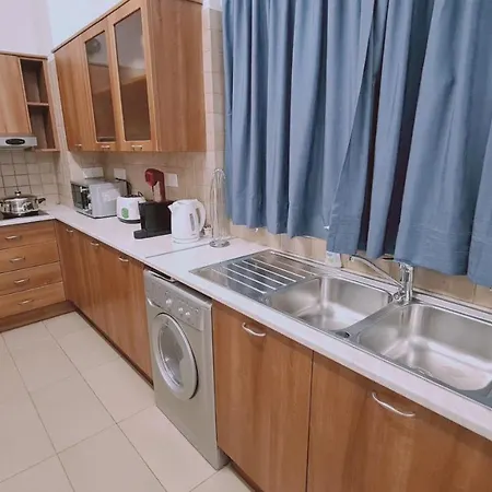 Mythos Down Town House *