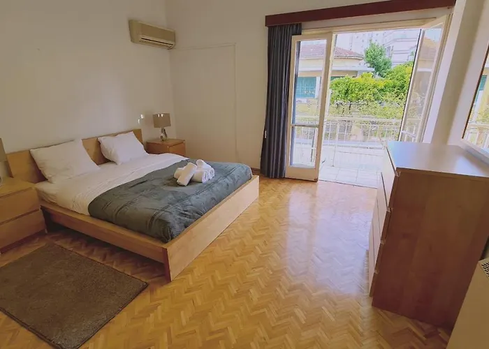 Mythos Down Town House בית נופש